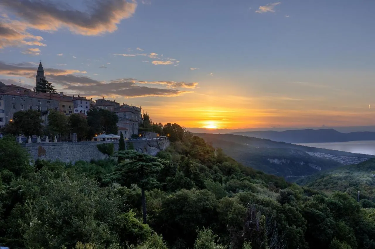 Canova Apartment Labin